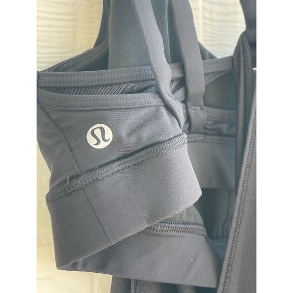 Lululemon  Black Tank top size 6 with built in sports bra - Picture 3 of 7